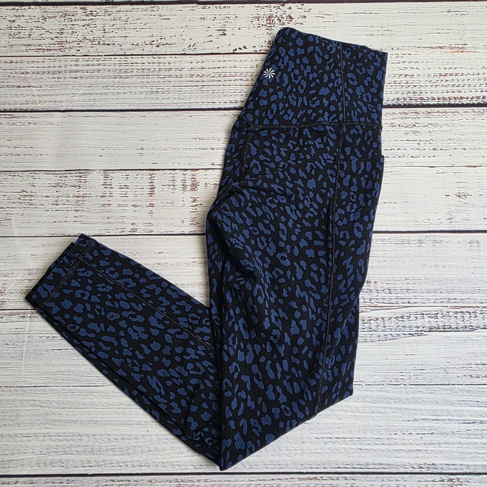 Athleta Salutation Stash Pocket II Printed 7/8 Tight Blue Leopard XS 981709-01